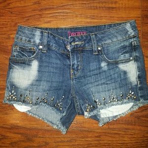 Decree shorts